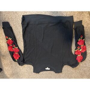 Ultra Flirt Black Rose Embroidered Sweatshirt Women's Size Medium